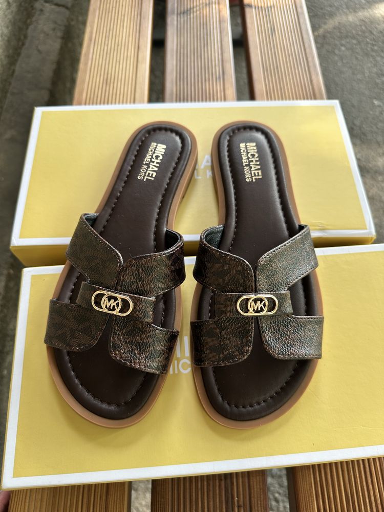 Шльопанці Michael Kors 36,37,39