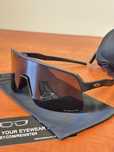 Okulary sportowe Oakley Sutro Lite