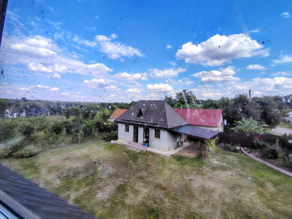 Продаж будинку в мальовничому місці.