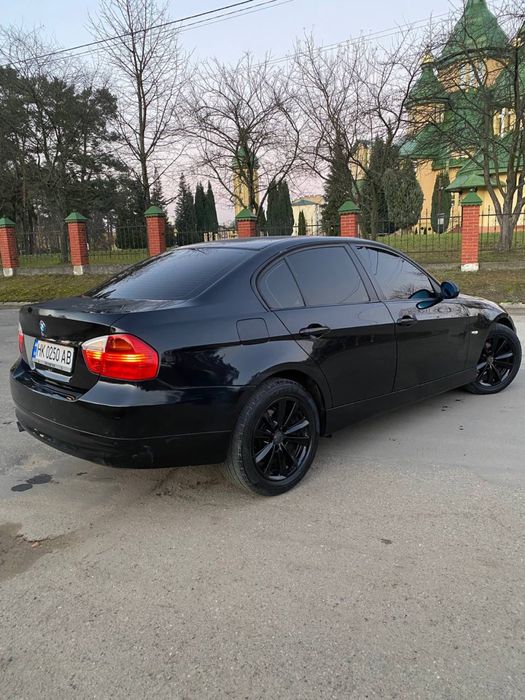 BMW 3 Series Sedan (E90)