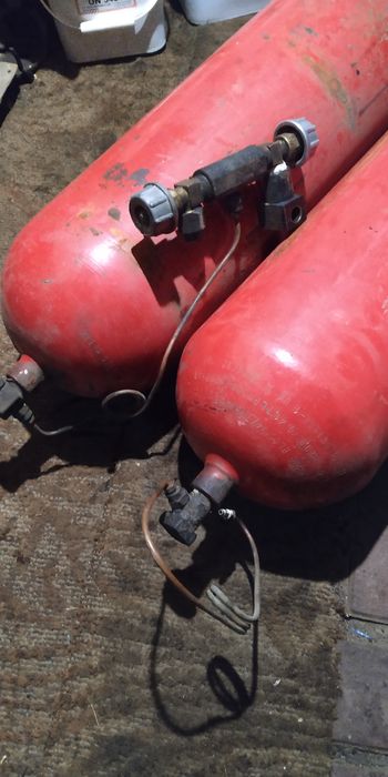 Продам метан установку,баллоны,крепления,редуктор