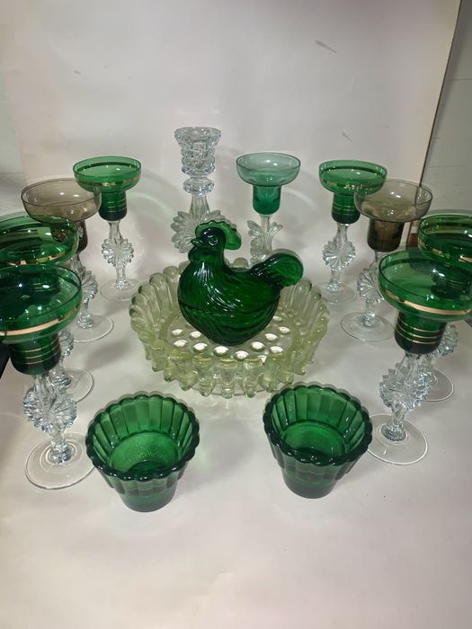 Подсвечник графин и рюмки сахарное  цветное   стекло хрусталь Богемия