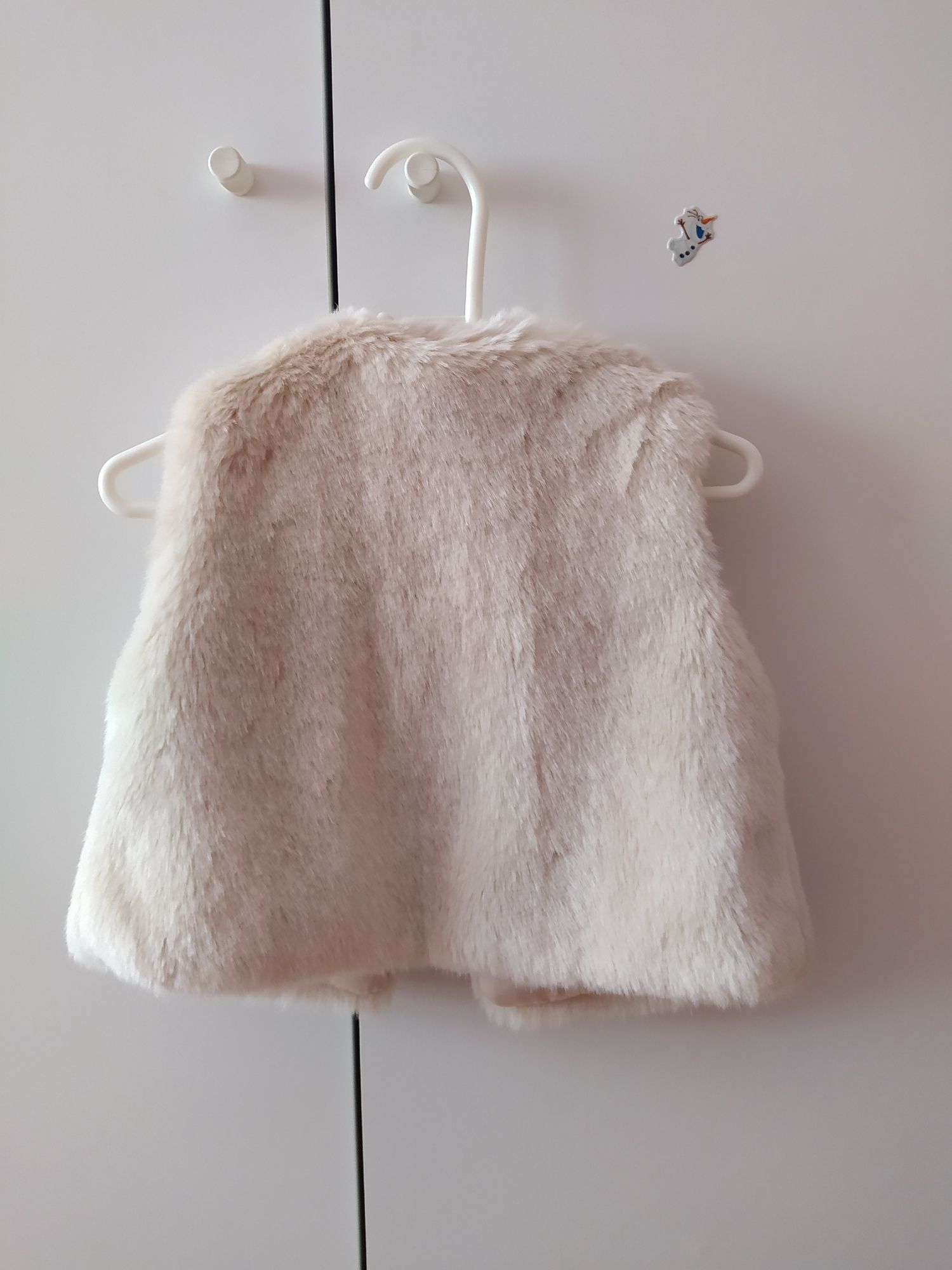 Futrzana kamizelka H&M 92