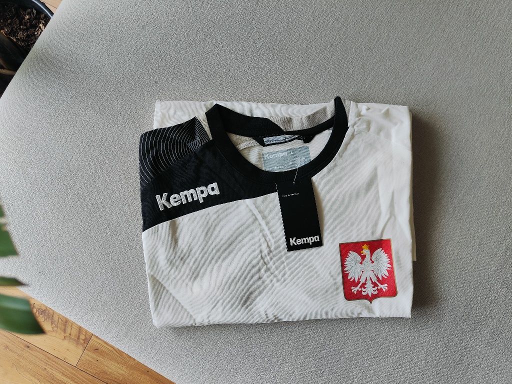 Koszulka sportowa marki Kempa Nowa metka