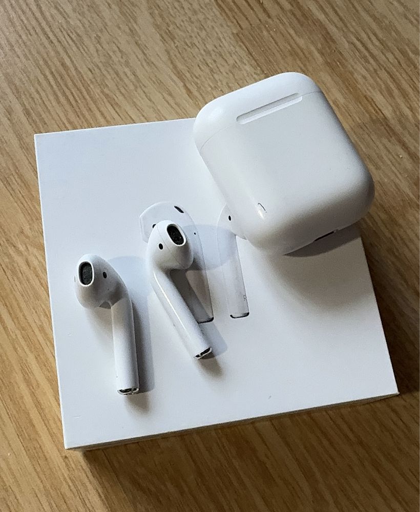 Б/у airpods оригінал в хорошому стані