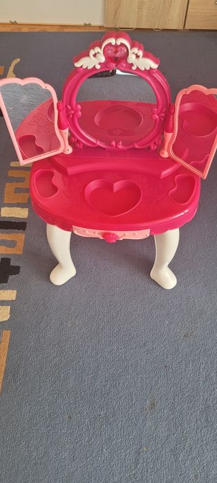 Toaletka dla dziewczynki lusterko