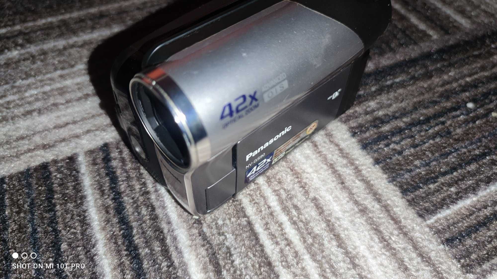 Відеокамера Panasonic NV-GS90