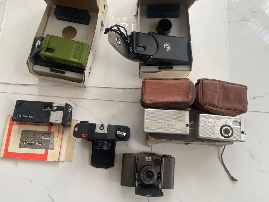 Фотоаппарати: Киев 30, Киев 35А, Киев 303, Киев-Вега.