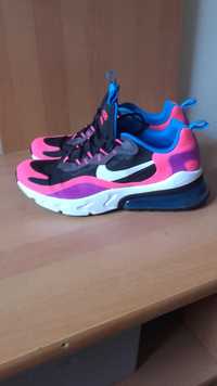 Buty NIKE
Air Max 270 React Black/White/Hyper Pink