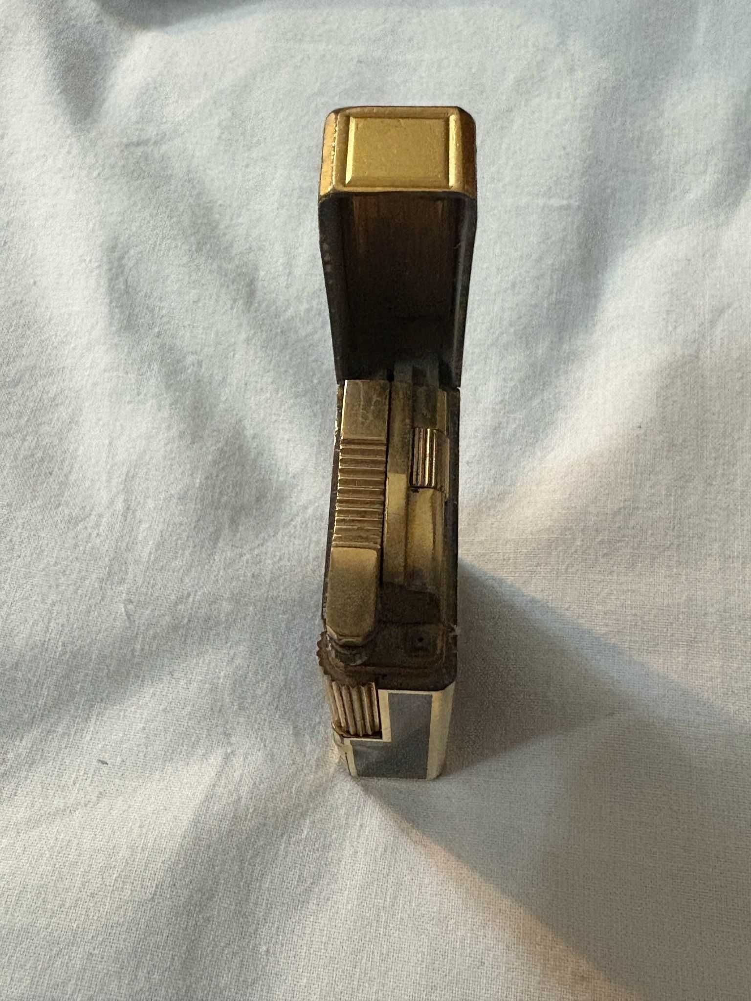 Isqueiro diupon em ouro de coleção