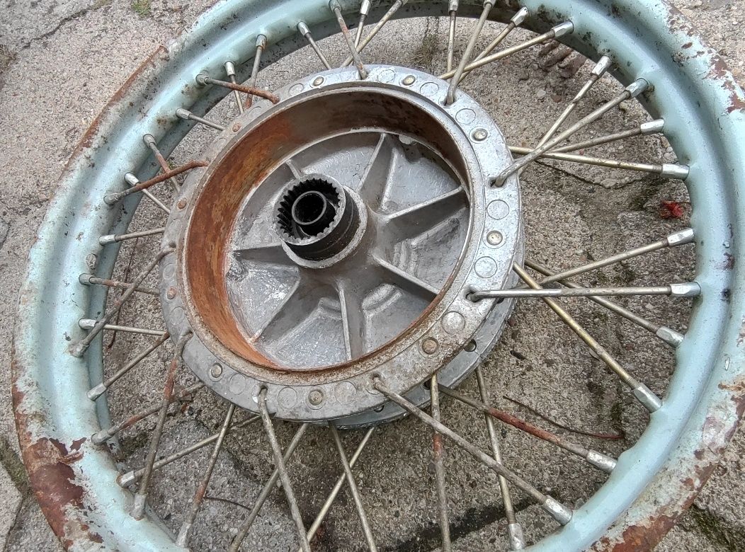 Nowe oryginalne koło R19 Dniepr MT