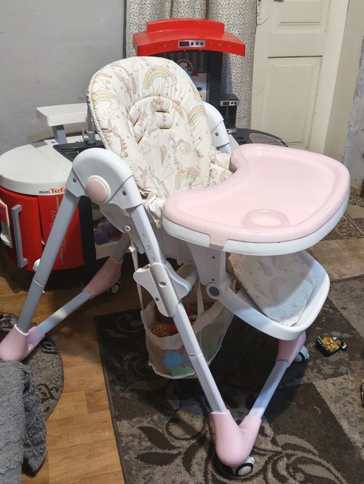 Годувальний столик, крісло для годування , годувальне крісло дівчинки