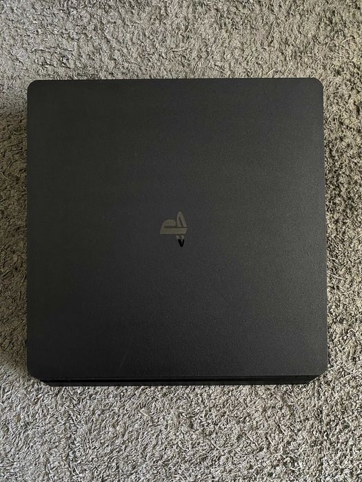 PS4 slim de 1TB (como nova)