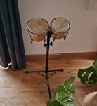 Bongosy drewniane Stagg 6″ i 7″  plus regulowany statyw