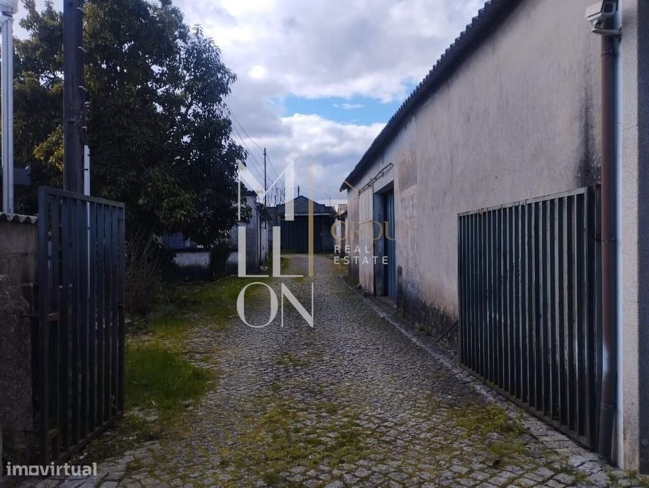 Atenção Felgueiras Investidores - Conjunto de Imóveis para venda