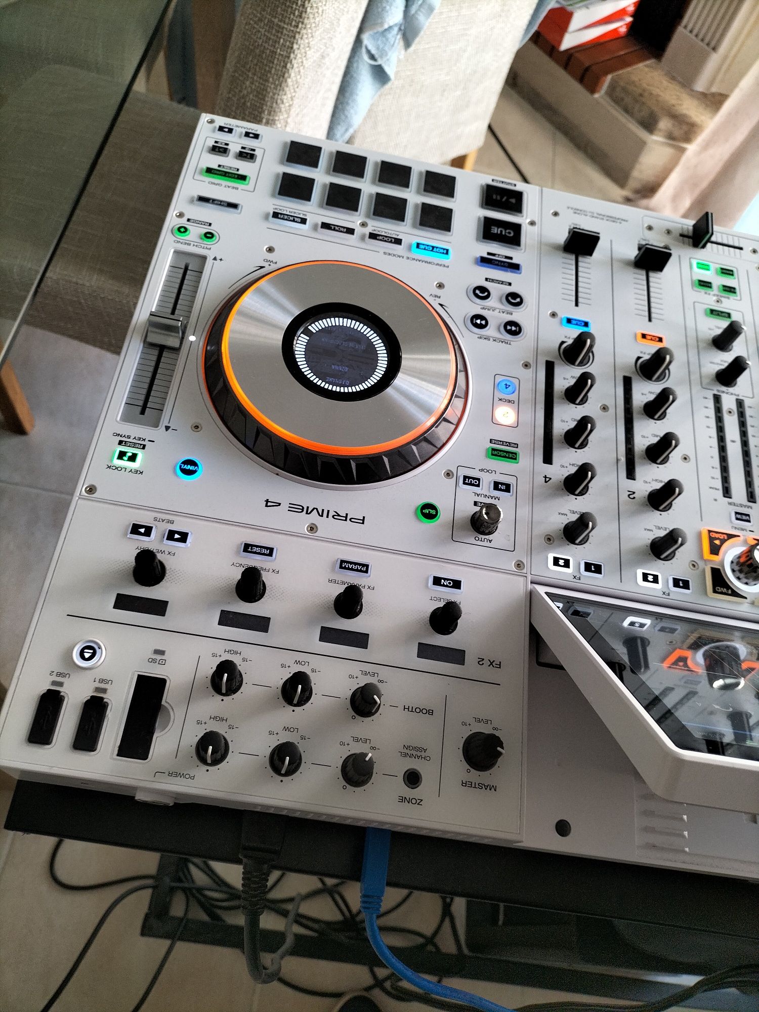 Denon DJ Prime 4