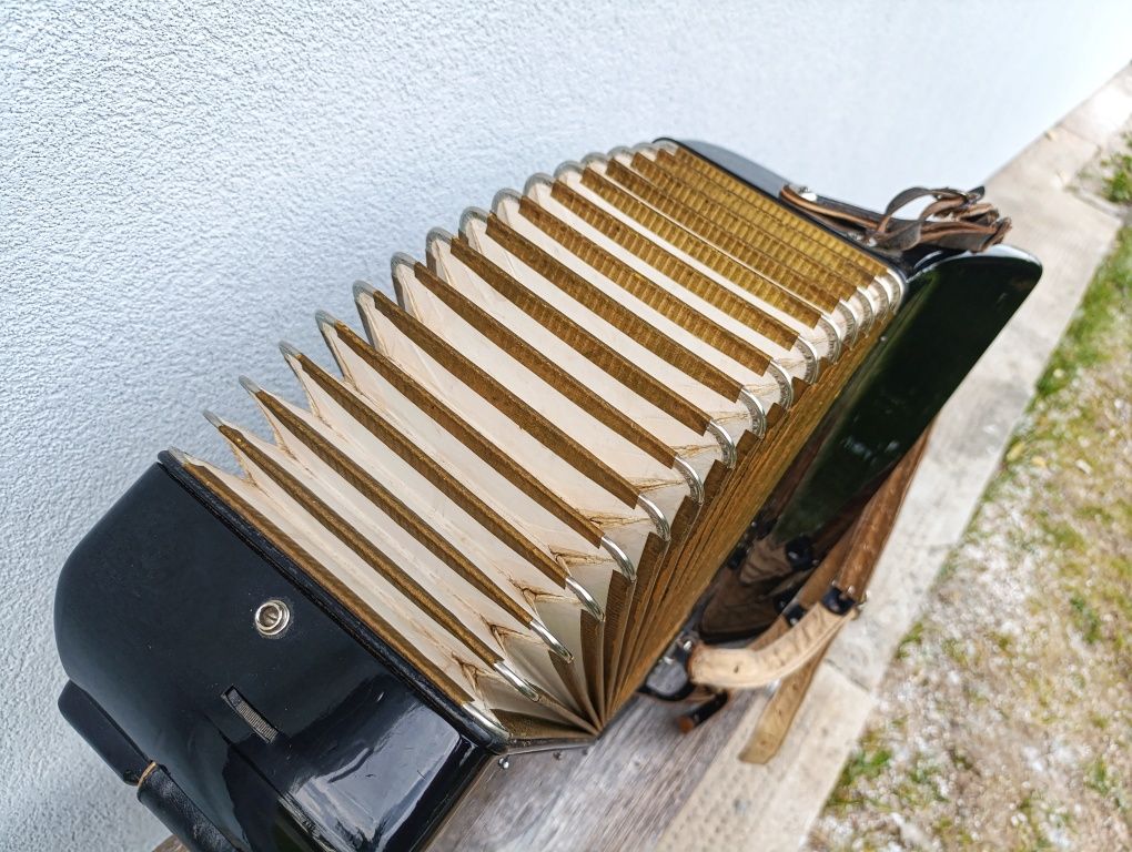 Akordeon Hohner Concerto III 72 basów