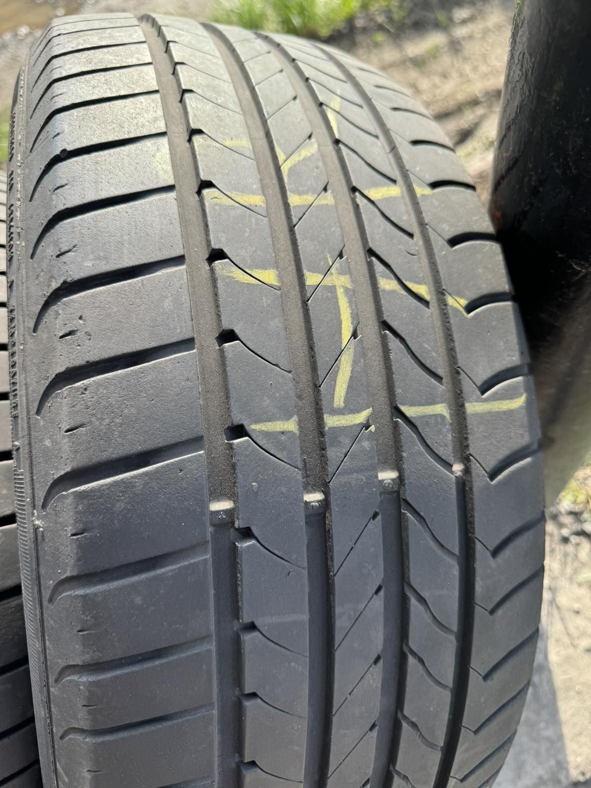 Літні шини Goodyear 215/50 R17