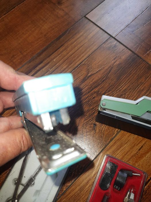 Набір степлерів та готувалень. Ціна за набір!