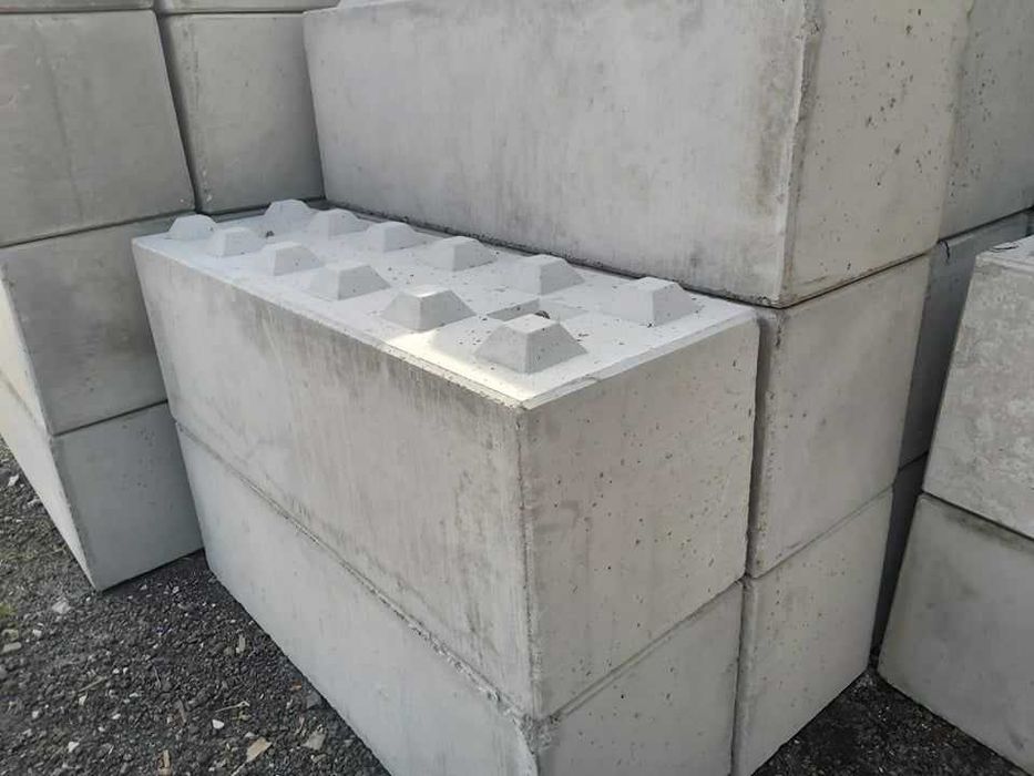 Bloki betonowe, Mury oporowe, Zasieki, Boksy, Hale, Lego 180x60x60