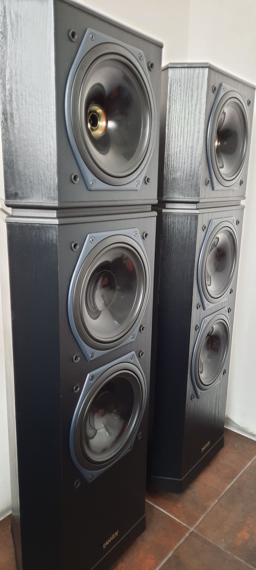 Продам акустику TANNOY 615