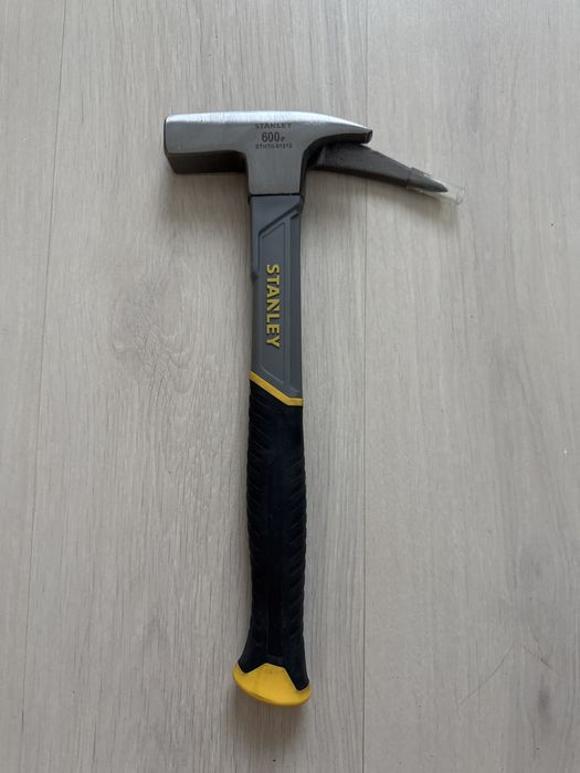 Młotek Ciesielski 600g LATT HAMMER STHTO - 5132  STANLEY