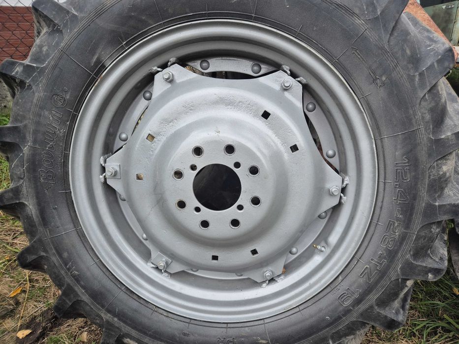 Koła Ursus C-330 tył opona 12.4-28 BARUM