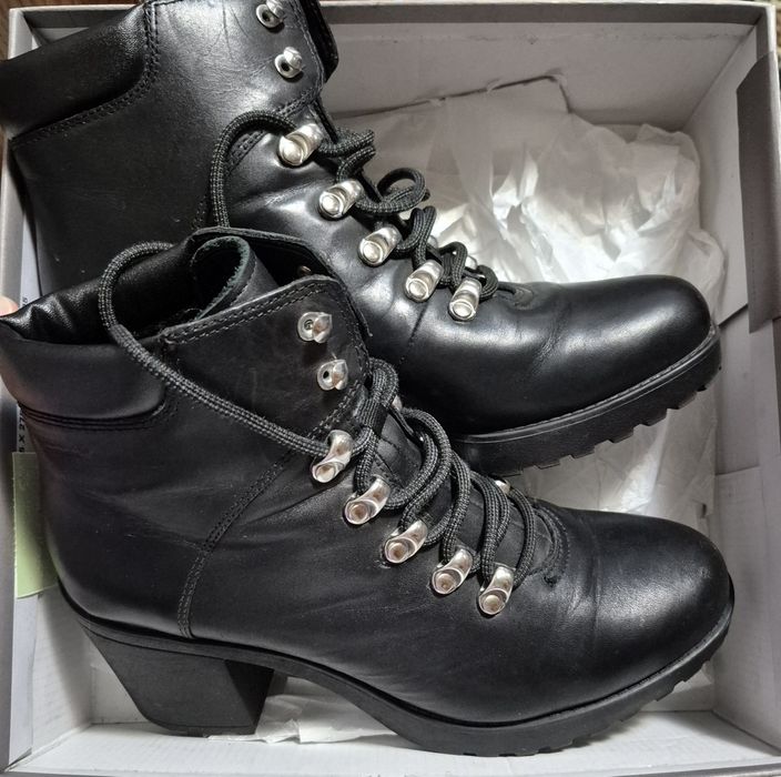 Vagabond 
Ботильйони