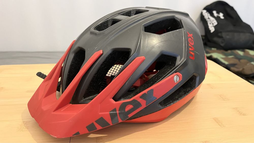 Kask rowerowy uvex quatro