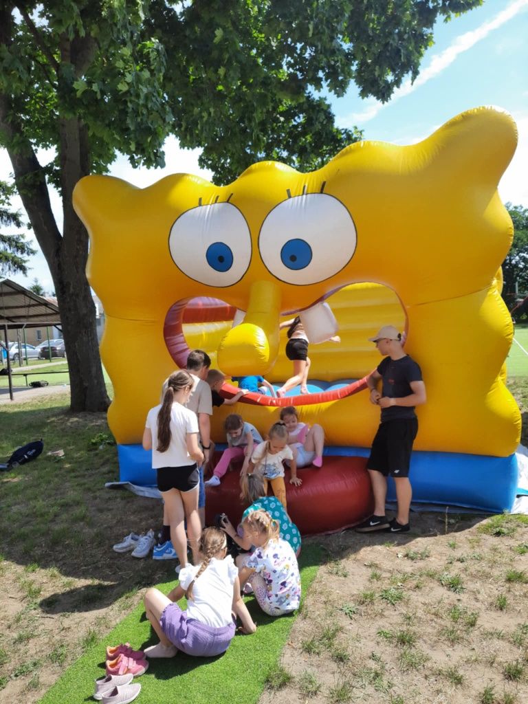 Wynajem zjeżdżalni dmuchanych skakance wata cukrowa popcorn animacje