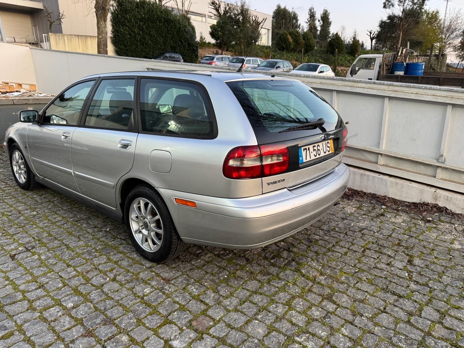 Volvo V40 1.9D 115cv
