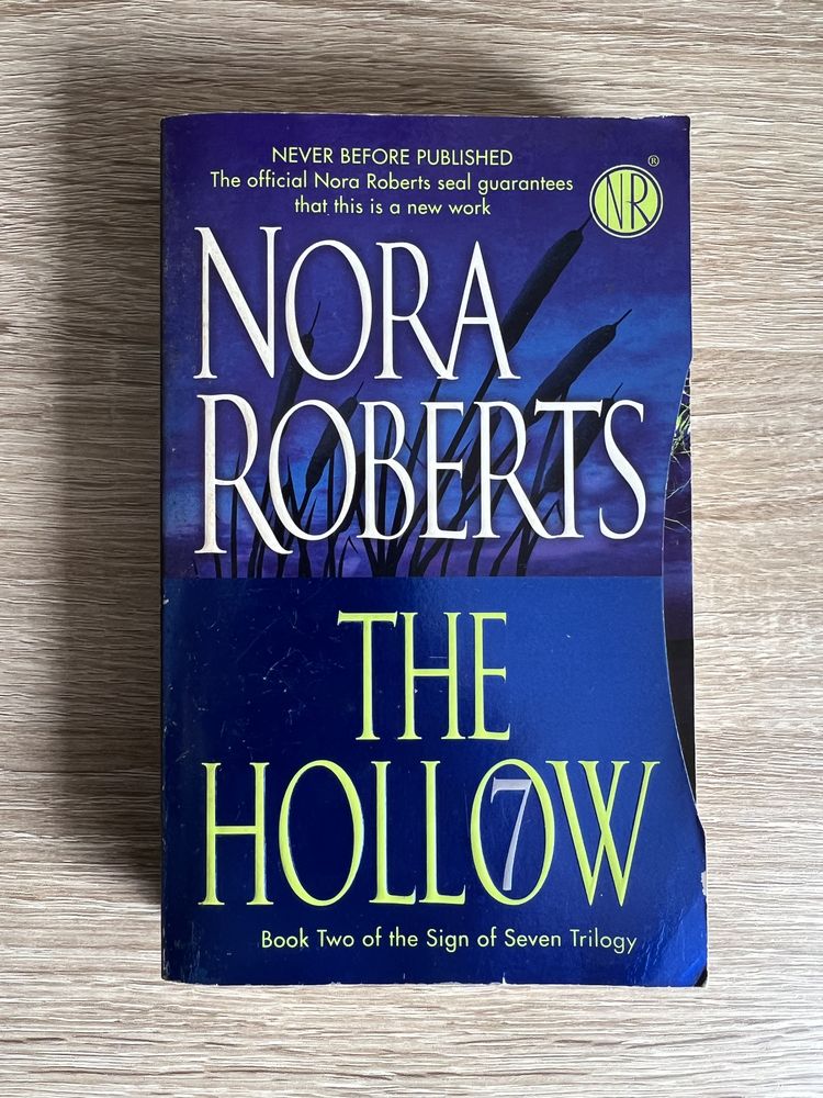 The Hollow - Nora Roberts