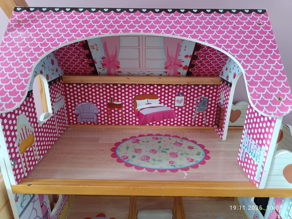 Domek dla lalek drewniany