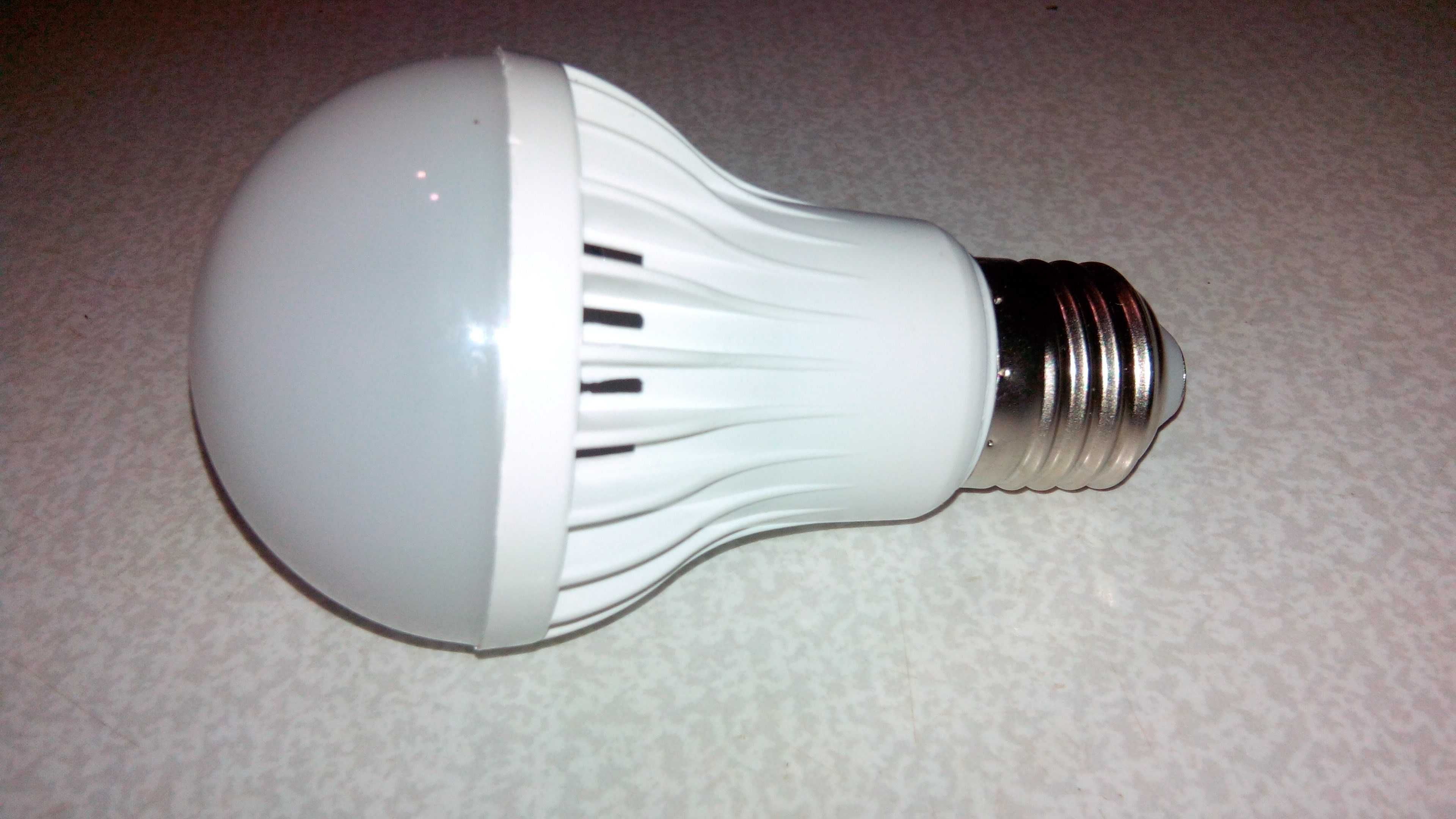 Комплект LED ламп  с датчиком звука и освещенности E27, 5W LED