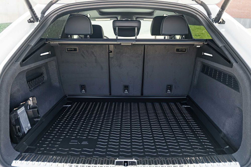 Audi Q8 PREMIUM      2025