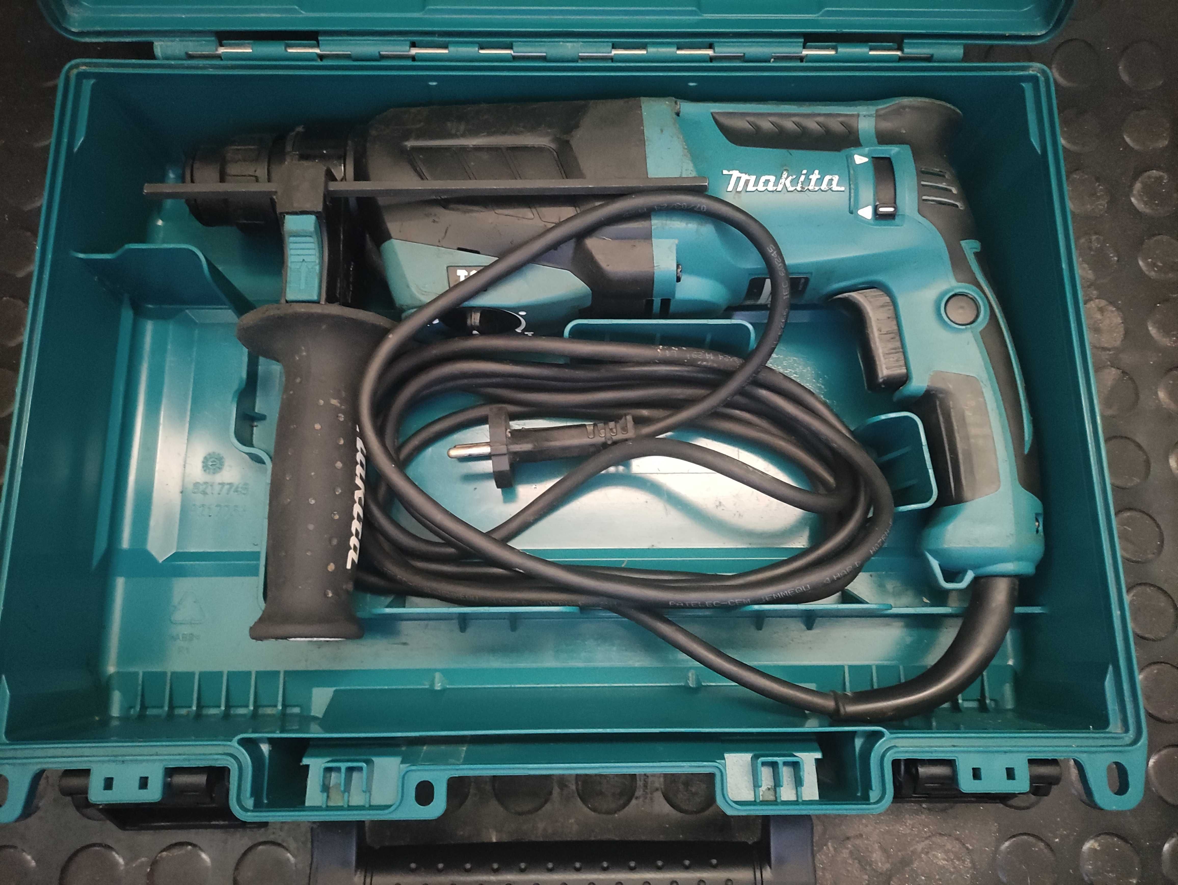 Młotowiertarka hr2630 ,skrzynka makita