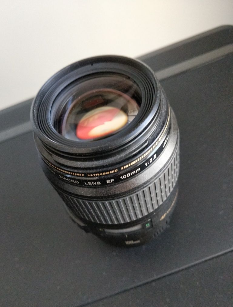 Canon ef 100mm f/2.8 macro usm + lens hood