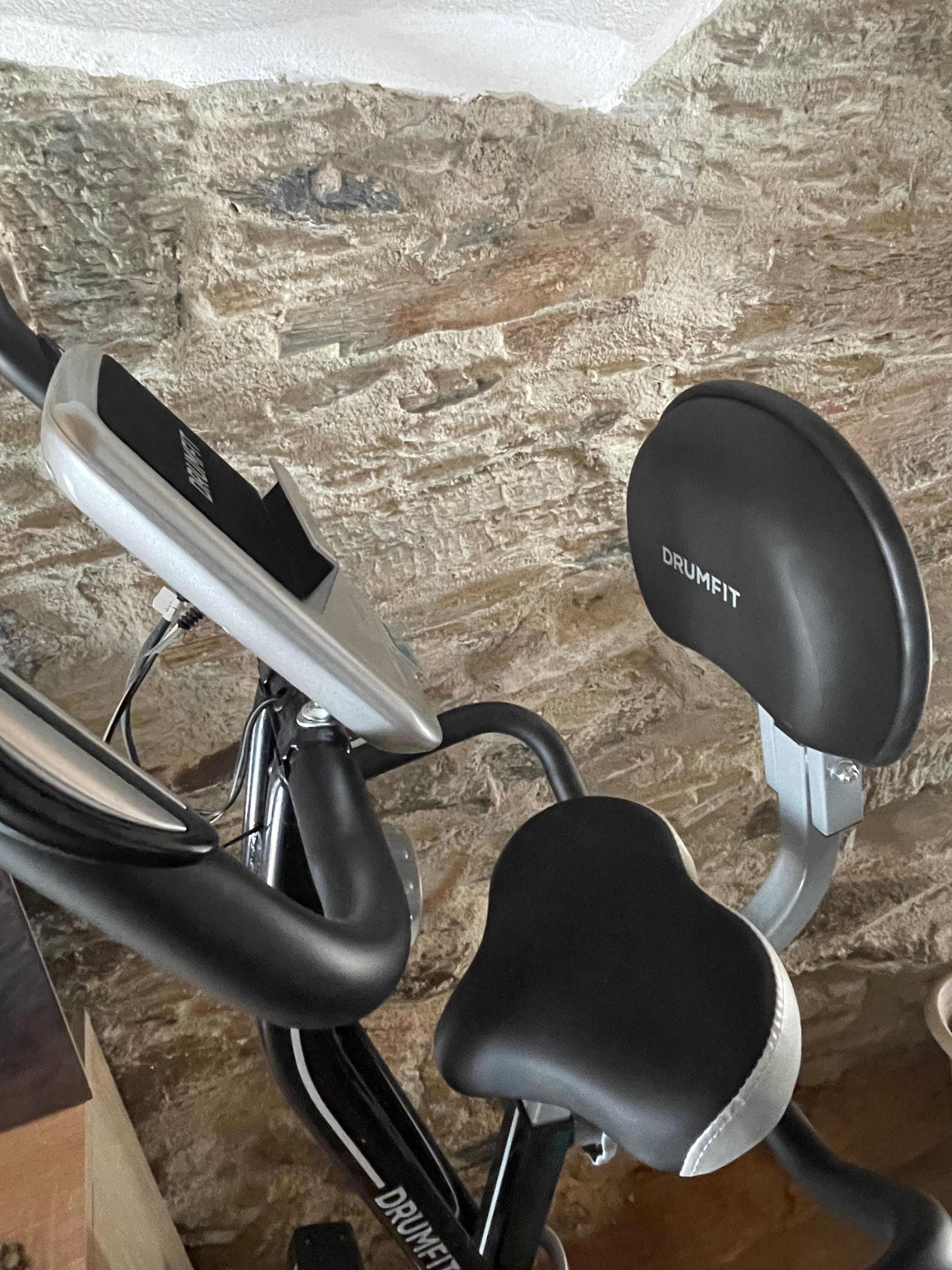 Bicicleta estática Cecotec (com apoio lombar)