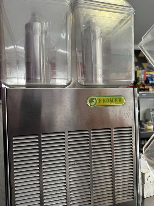 Maquina dispensadora de sumos