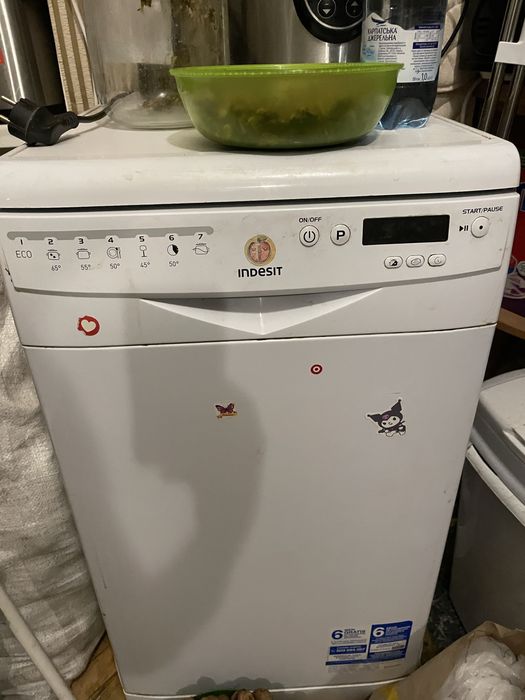 Посудомийна машинка Indesit