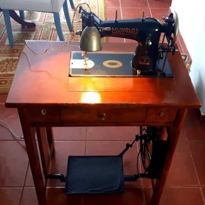 Máquina de Costura Antiga Mundlos Original - Victoria