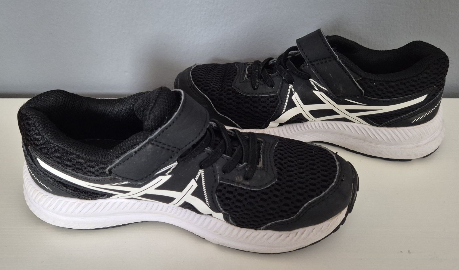 Buty asics r. 30