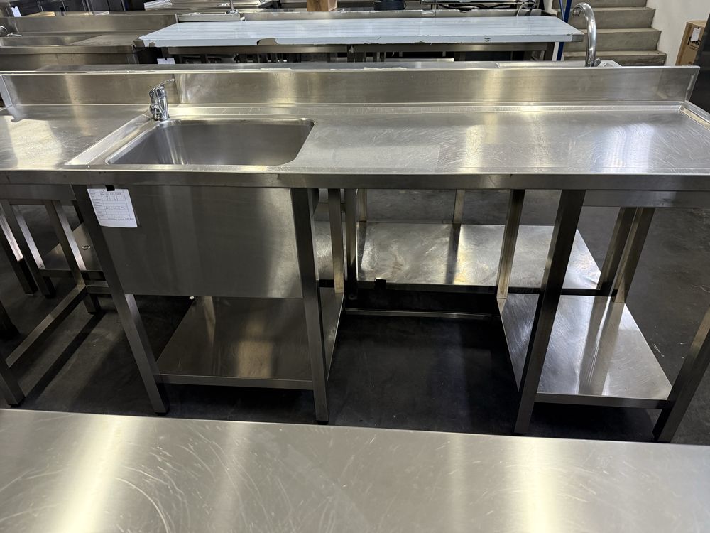 Bancada para cozinha com sitio para maquina loiça cesto 50x50