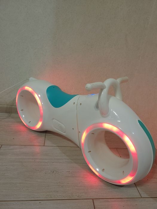 дитячий беговел-толокар Трон Космо-байк Bluetooth Keedo HD-K06 (Біло-