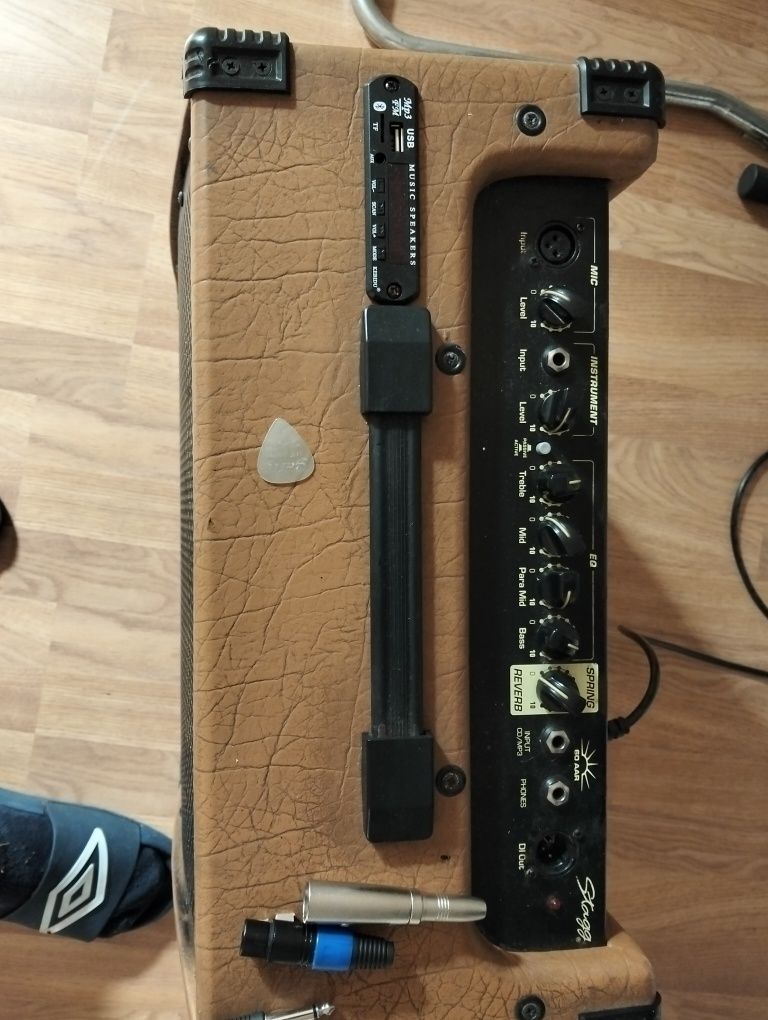 Vendo amplificador de guitarra elétrica por 60€