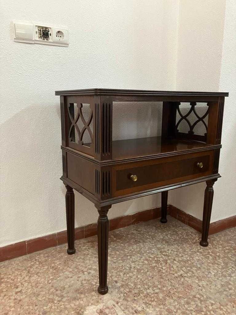 Mesa Apoio TV / Aparador em Madeira Vintage