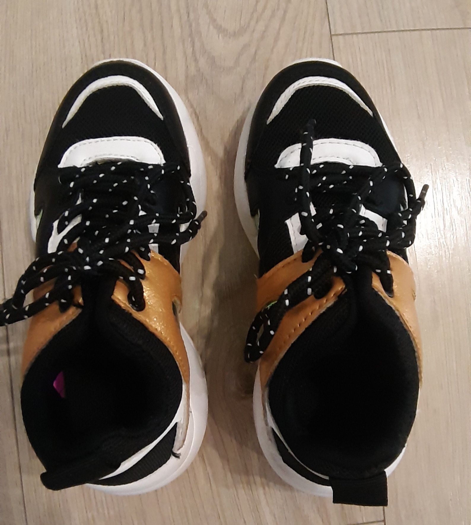 Jak nowe adidasy Reservd rozm. 29 - 30