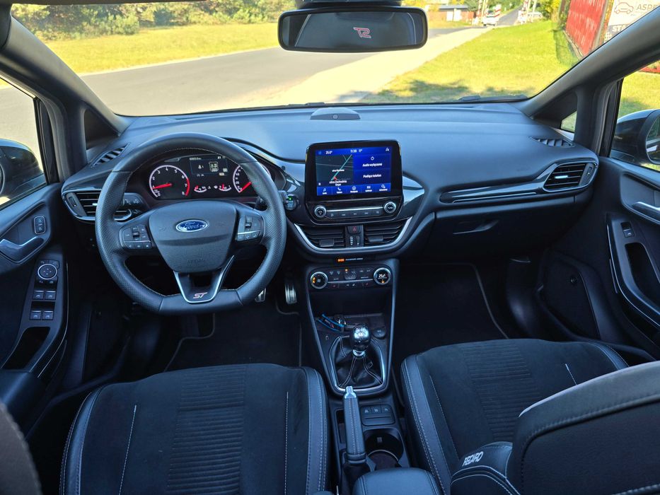 Ford fiesta ST MK8 200KM FUL OPCJA Pakiet PERFORMANCE Perfekcyjny Stan