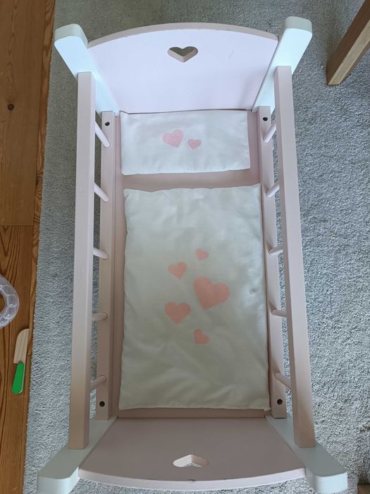 Cama/ Berço de bonecas