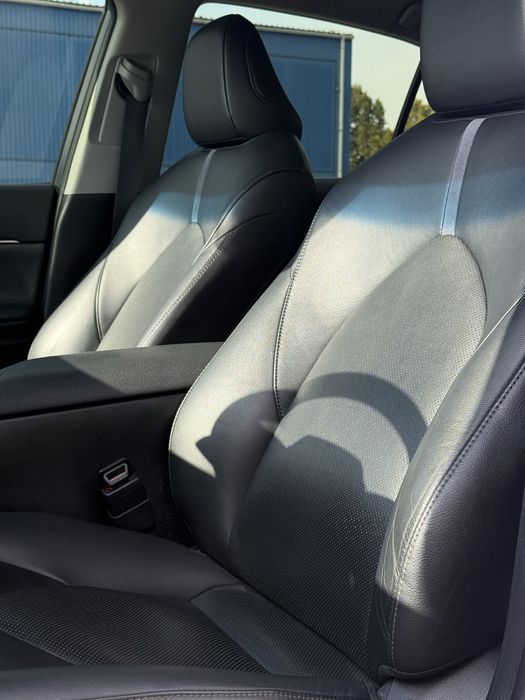 Toyota Camry 2021 elegance офіційна ціла на гарантії